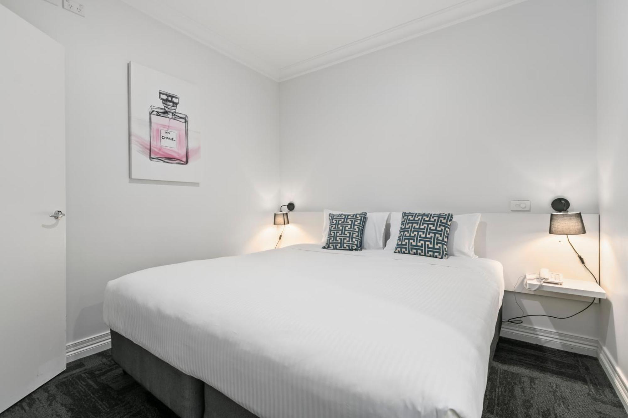 Comfort Hotel Melbourne Central Exterior photo